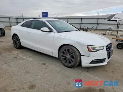 Czwarte zdjęcie samochodu z boku: 2014 AUDI A5 PREMIUM VIN:WAUCFAFR5EA021528 - miniatura