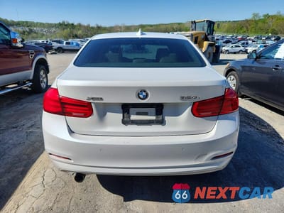 Zdjęcie 6 z 12 samochodu: 2016 BMW 320 XI VIN:WBA8E5G58GNU19274 - miniatura