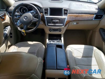 Zdjęcie 8 z 13 samochodu: 2015 MERCEDES-BENZ GL 550 4MATIC VIN:4JGDF7DEXFA544969 - miniatura
