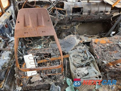Zdjęcie 8 z 11 samochodu: 1988 CHEVROLET BLAZER V10 VIN:1GNEV18K8JF133758 - miniatura