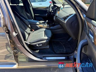 Piąte zdjęcie samochodu w środku: 2019 BMW X3 XDRIVE30I VIN:5UXTR9C5XKLD92731 - miniatura