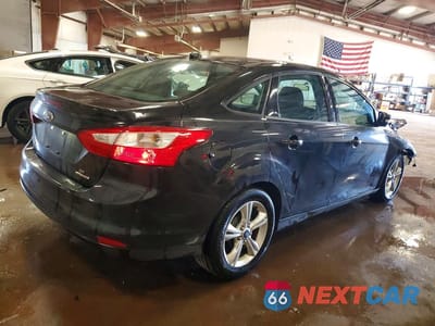 Trzecie zdjęcie samochodu z tyłu: 2014 FORD FOCUS SE VIN:1FADP3F20EL108055 - miniatura