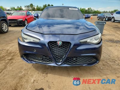 Piąte zdjęcie samochodu w środku: 2017 ALFA ROMEO GIULIA Q4 VIN:ZARFAEDN6H7556817 - miniatura