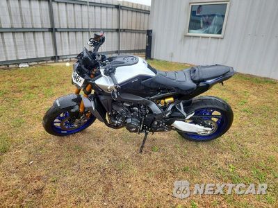 Trzecie zdjęcie samochodu z tyłu: 2026 YAMAHA MT09 SP VIN:JYARN95E0TA004173 - miniatura
