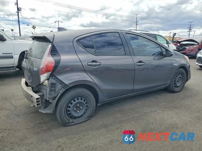 Trzecie zdjęcie samochodu z tyłu: 2015 TOYOTA PRIUS C TWO VIN:JTDKDTB3XF1575960 - miniatura
