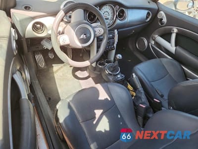 Zdjęcie 8 z 13 samochodu: 2008 MINI COOPER S VIN:WMWRH33558TU81041 - miniatura