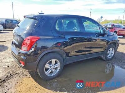Trzecie zdjęcie samochodu z tyłu: 2020 CHEVROLET TRAX LS VIN:KL7CJNSBXLB062453 - miniatura