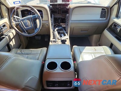 Zdjęcie 8 z 13 samochodu: 2015 LINCOLN NAVIGATOR L VIN:5LMJJ3JT5FEJ00580 - miniatura
