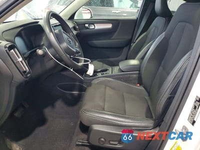 Zdjęcie 7 z 13 samochodu: 2020 VOLVO XC40 T5 MOMENTUM VIN:YV4162UK2L2204086 - miniatura