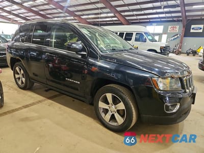 Czwarte zdjęcie samochodu z boku: 2016 JEEP COMPASS LATITUDE VIN:1C4NJDEB7GD723934 - miniatura