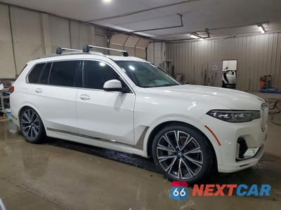 Czwarte zdjęcie samochodu z boku: 2020 BMW X7 XDRIVE40I VIN:5UXCW2C04L9C40902 - miniatura