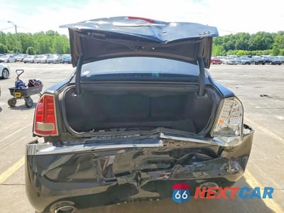 Zdjęcie 6 z 12 samochodu: 2014 CHRYSLER 300 VIN:2C3CCAAG5EH128005 - miniatura