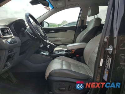 Zdjęcie 7 z 12 samochodu: 2017 KIA SORENTO SX V6 VIN:5XYPKDA54HG338145 - miniatura