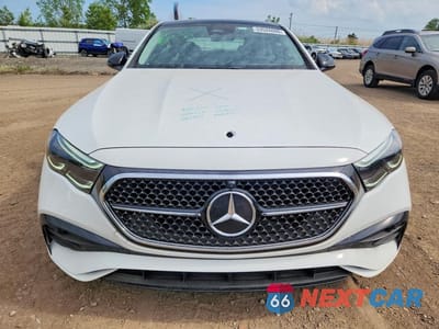 Piąte zdjęcie samochodu w środku: 2026 MERCEDES-BENZ E 350 4MATIC VIN:W1KLF4HB0TA220459 - miniatura