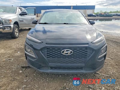 Piąte zdjęcie samochodu w środku: 2018 HYUNDAI KONA SE VIN:KM8K12AA1JU088958 - miniatura