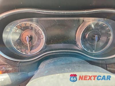 Zdjęcie 9 z 12 samochodu: 2018 CHRYSLER 300 LIMITED VIN:2C3CCAEGXJH145936 - miniatura