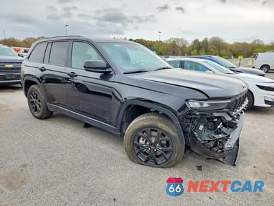 Czwarte zdjęcie samochodu z boku: 2025 JEEP GRAND CHEROKEE LAREDO VIN:1C4RJHAG9S8656863 - miniatura