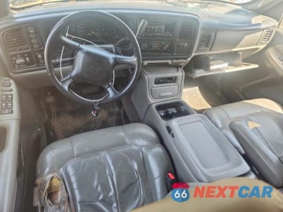 Zdjęcie 8 z 13 samochodu: 2002 CHEVROLET SUBURBAN K1500 VIN:3GNFK16Z32G314294 - miniatura