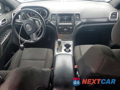 Zdjęcie 8 z 13 samochodu: 2018 JEEP GRAND CHEROKEE LAREDO VIN:1C4RJFAG9JC432007 - miniatura