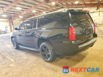 Drugie zdjęcie samochodu z przodu: 2018 CHEVROLET SUBURBAN K1500 LT VIN:1GNSKHKC8JR357682 - miniatura