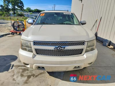 Piąte zdjęcie samochodu w środku: 2008 CHEVROLET SUBURBAN C1500 LS VIN:1GNFC16068R213564 - miniatura