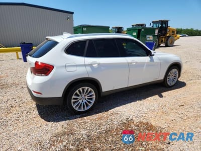 Trzecie zdjęcie samochodu z tyłu: 2013 BMW X1 XDRIVE28I VIN:WBAVL1C50DVR87764 - miniatura