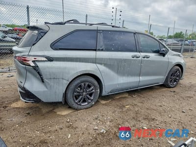 Trzecie zdjęcie samochodu z tyłu: 2025 TOYOTA SIENNA XSE VIN:5TDDSKFC0SS171081 - miniatura