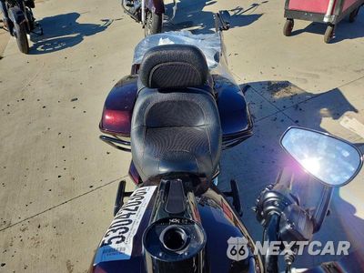 Piąte zdjęcie samochodu w środku: 2018 HARLEY-DAVIDSON FLHTKSE CVO LIMITED VIN:1HD1TEH3XJB950443 - miniatura