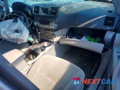 Zdjęcie 8 z 12 samochodu: 2012 TOYOTA HIGHLANDER HYBRID VIN:JTEBC3EH3C2005097 - miniatura