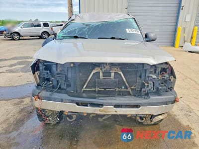 Piąte zdjęcie samochodu w środku: 2004 CHEVROLET SILVERADO K1500 VIN:1GCEK14TX4Z156090 - miniatura