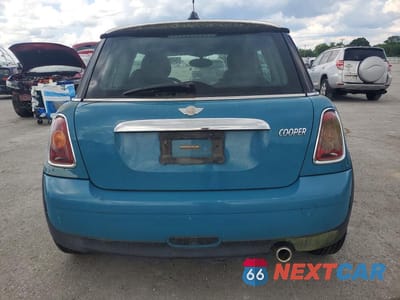 Zdjęcie 6 z 12 samochodu: 2008 MINI COOPER VIN:WMWMF335X8TT67133 - miniatura