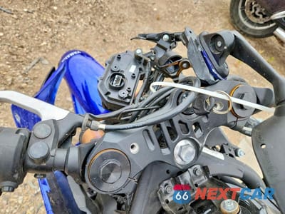 Zdjęcie 7 z 9 samochodu: 2019 YAMAHA YZFR3 VIN:MH3RH17Y5KK001610 - miniatura