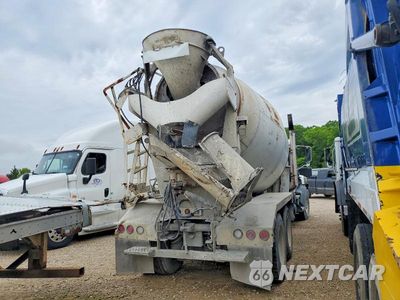 Czwarte zdjęcie samochodu z boku: 2009 MACK GU800 READY MIX TRUCK VIN:1M2AX13C29M007299 - miniatura