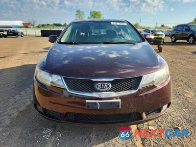 Piąte zdjęcie samochodu w środku: 2010 KIA FORTE EX VIN:KNAFU4A27A5197076 - miniatura