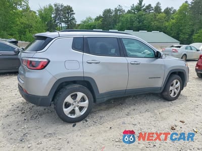 Trzecie zdjęcie samochodu z tyłu: 2020 JEEP COMPASS LATITUDE VIN:3C4NJDBB0LT160699 - miniatura