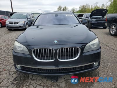 Piąte zdjęcie samochodu w środku: 2012 BMW 740 I VIN:WBAKA4C59CC613609 - miniatura
