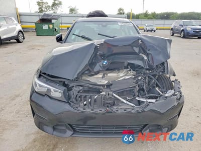 Piąte zdjęcie samochodu w środku: 2020 BMW 330XI VIN:3MW5R7J03L8B42174 - miniatura