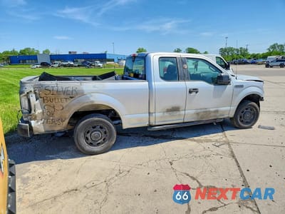 Trzecie zdjęcie samochodu z tyłu: 2018 FORD F150 SUPER CAB VIN:1FTEX1C53JFC23517 - miniatura