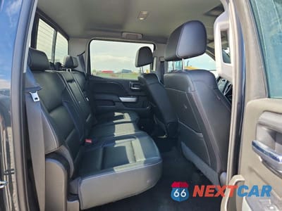 Zdjęcie 10 z 12 samochodu: 2018 CHEVROLET SILVERADO K1500 LT VIN:3GCUKREC7JG347485 - miniatura