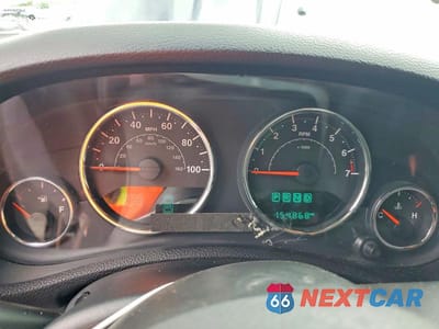 Zdjęcie 9 z 12 samochodu: 2015 JEEP WRANGLER UNLIMITED SAHARA VIN:1C4HJWEG5FL614235 - miniatura