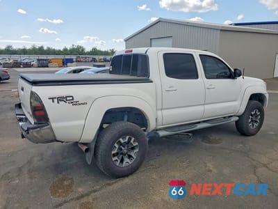 Trzecie zdjęcie samochodu z tyłu: 2008 TOYOTA TACOMA DOUBLE CAB PRERUNNER VIN:5TEJU62N78Z547072 - miniatura