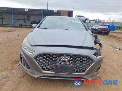 Piąte zdjęcie samochodu w środku: 2018 HYUNDAI SONATA SPORT VIN:5NPE34AF9JH690178 - miniatura