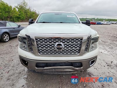 Piąte zdjęcie samochodu w środku: 2016 NISSAN TITAN XD PLATINUM RESERVE VIN:1N6BA1F2XGN511584 - miniatura