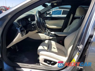 Zdjęcie 7 z 13 samochodu: 2019 BMW 530E VIN:WBAJA9C58KB399130 - miniatura