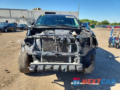 Piąte zdjęcie samochodu w środku: 2023 TOYOTA TACOMA SR V6 VIN:3TMCZ5AN3PM547071 - miniatura