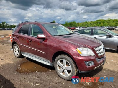 Czwarte zdjęcie samochodu z boku: 2009 MERCEDES-BENZ ML 350 VIN:4JGBB86E59A520525 - miniatura