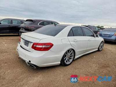 Trzecie zdjęcie samochodu z tyłu: 2011 MERCEDES-BENZ E 550 4MATIC VIN:WDDHF9AB2BA502324 - miniatura