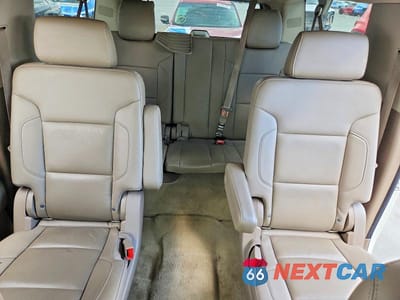 Zdjęcie 10 z 13 samochodu: 2015 CHEVROLET SUBURBAN C1500 LT VIN:1GNSCJKCXFR726988 - miniatura