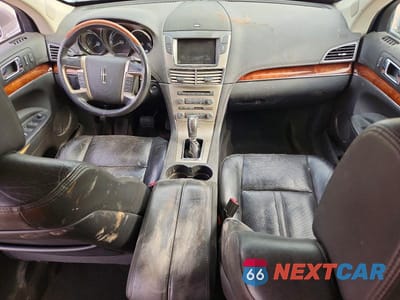 Zdjęcie 8 z 14 samochodu: 2010 LINCOLN MKT VIN:2LMHJ5AR8ABJ30456 - miniatura
