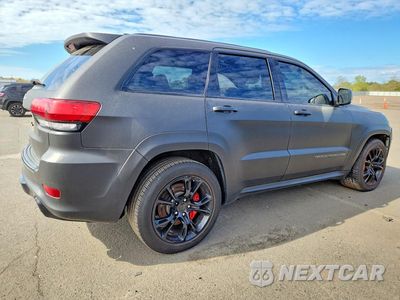 Trzecie zdjęcie samochodu z tyłu: 2017 JEEP GRAND CHEROKEE SRT-8 VIN:1C4RJFDJ0HC802942 - miniatura